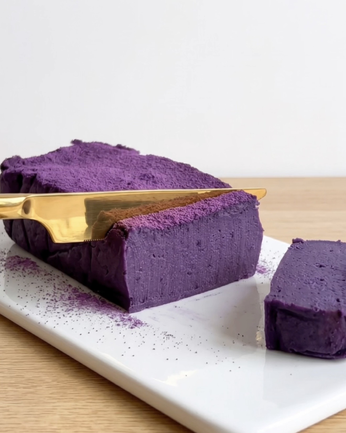 Ube Tofu Fudge Brownies (Zuckerfrei & Proteinreich)