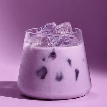 Eisgekühlter Ube Latte von Ube Nolia