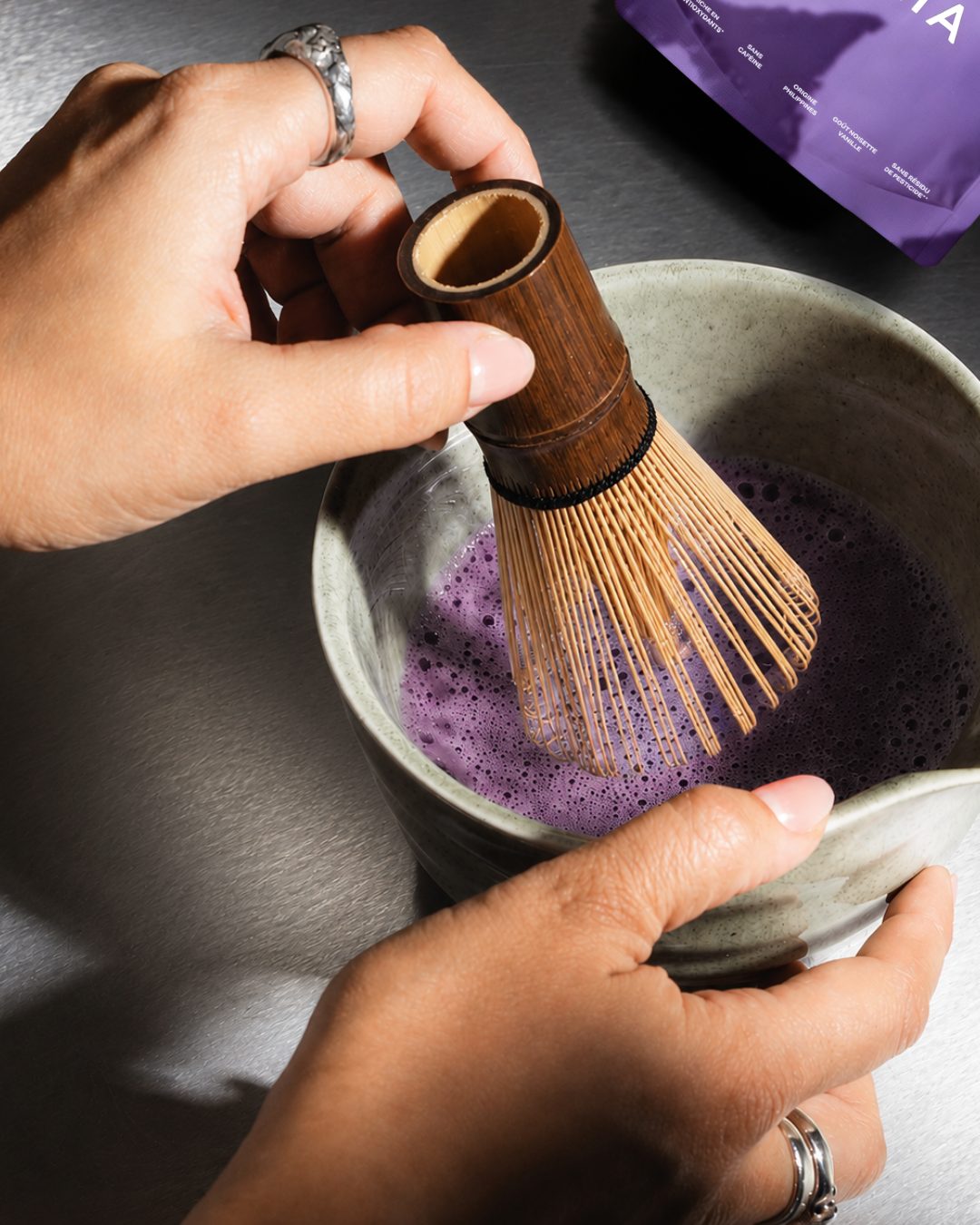 Ube-Latte auf Basis von lila Yamswurzel und Süßkartoffel Ube Nolia