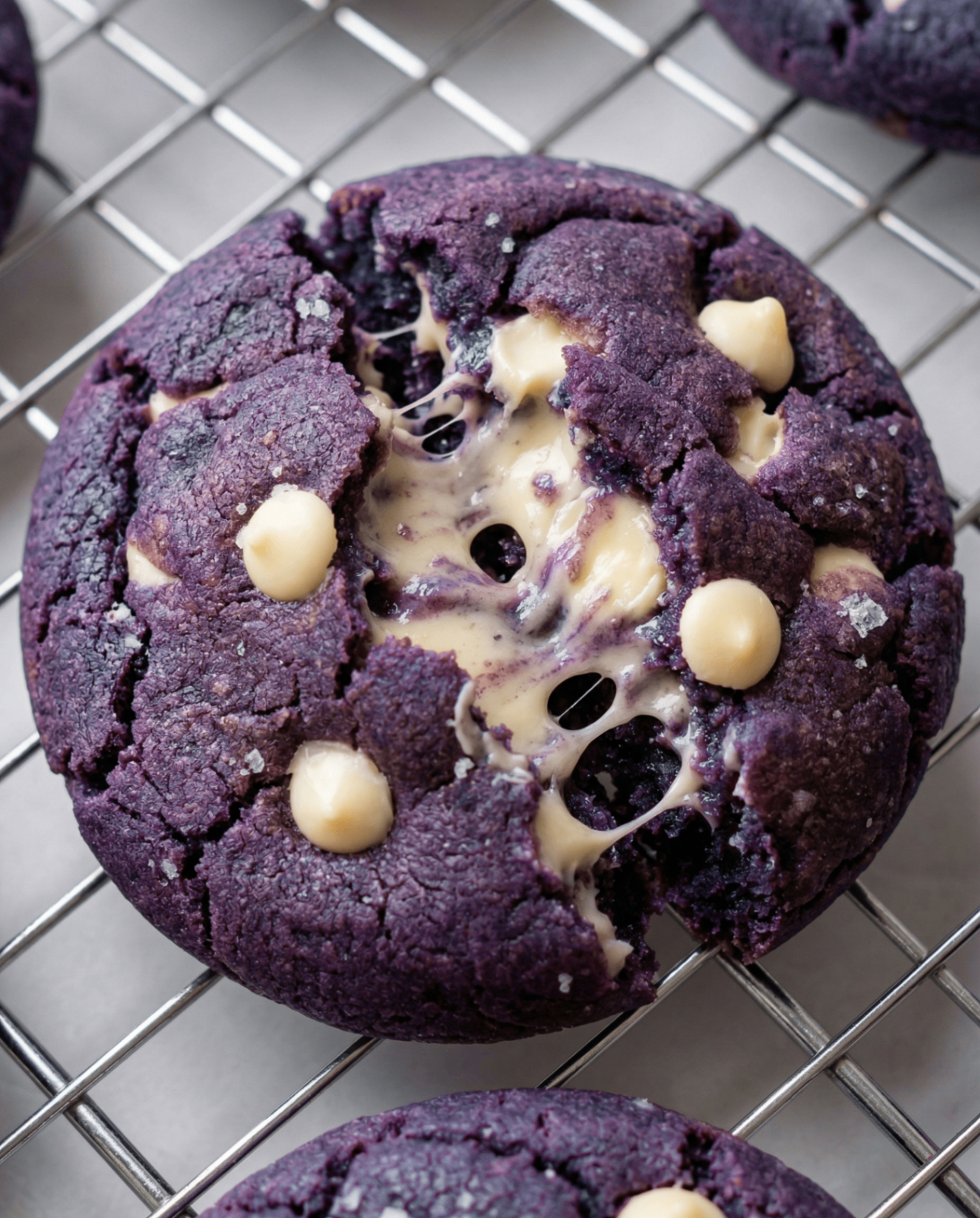 Ube Cookies mit weißer Schokolade