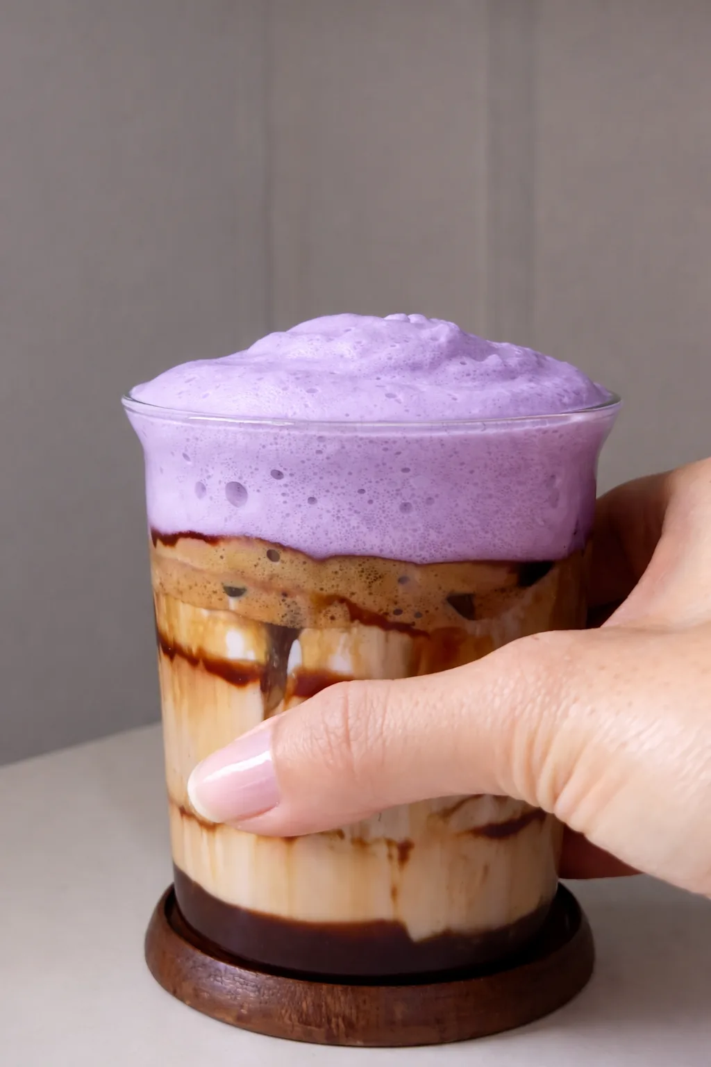 Ube Latte mit dunkler Schokolade – Iced Purple Yam Mocha Rezept | Ube Nolia